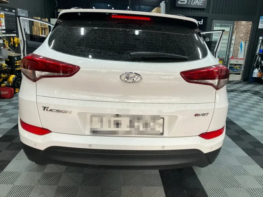 Hyundai Tucsonのドラレコ取付事例|費用目安・仕上がり 施工写真 1-1