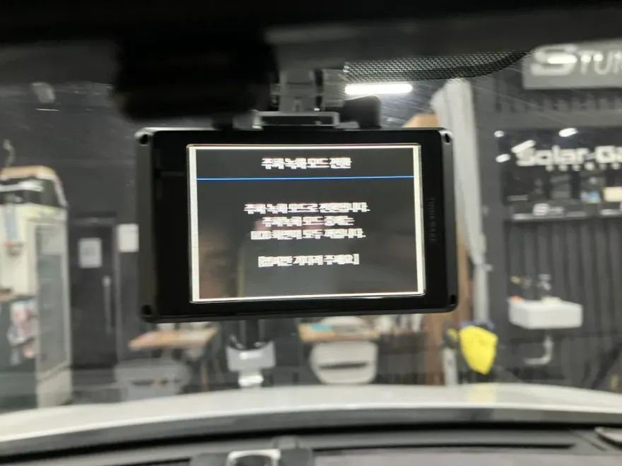 Hyundai Tucsonのドラレコ取付事例|費用目安・仕上がり 施工写真 1-3