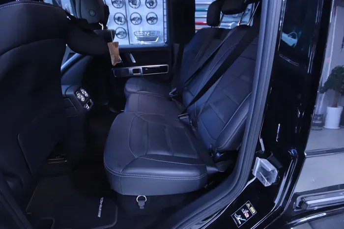 Mercedes-Benz G-Wagon G63 AMG interior customization - Mercedes-Benz G-Wagon G63 AMG Interior Customization Review photo 4