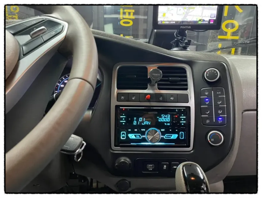 Hyundai Porterのカーオーディオ施工事例 施工写真 2-2