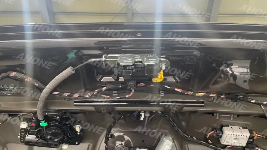 Volkswagen Tiguan body repair - Volkswagen Tiguan Trunk Repair Review — Cost & Installation photo 4