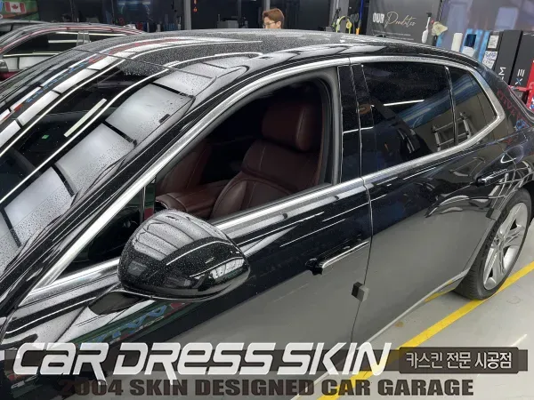 Genesis G90のカーラッピング事例｜クローム部分のすっきりとした仕上がり 施工写真 3-3