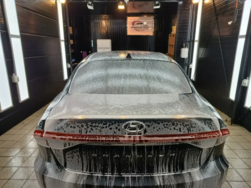 Hyundai Grandeur IGのガラスコーティング事例|費用目安・仕上がり 施工写真 3-1