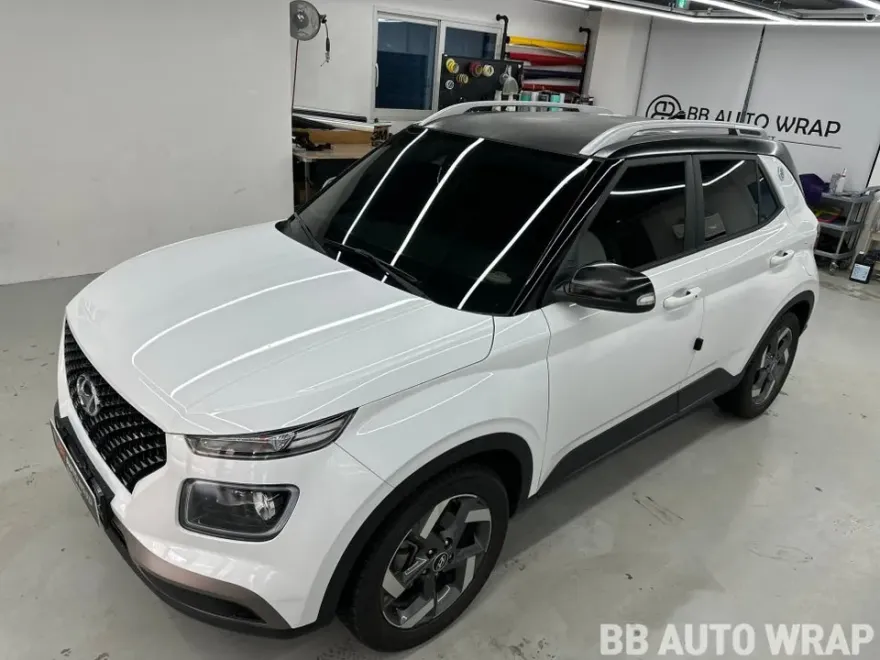 Hyundai Venueのカーラッピング事例|費用目安・仕上がり 施工写真 1-1