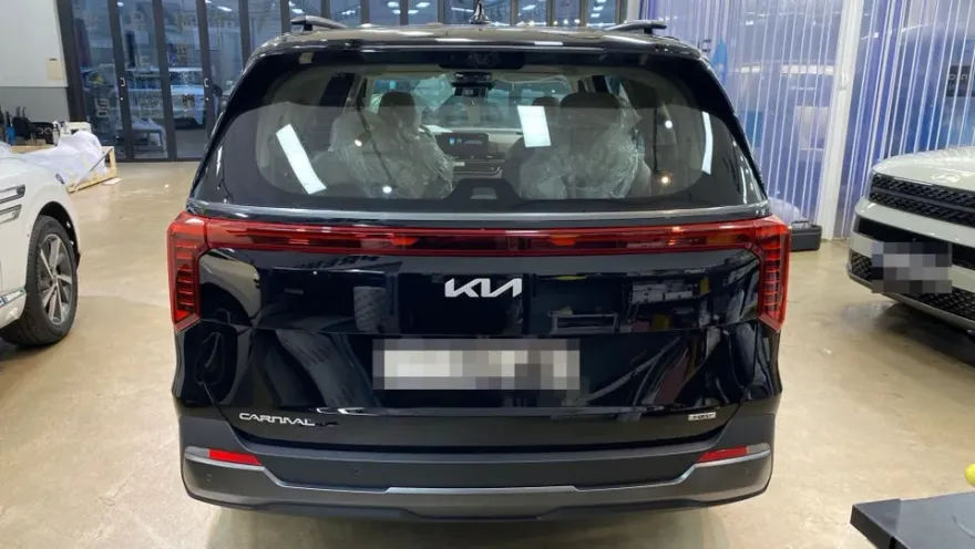 Kia Carnival KA4 ambient lighting - Kia Carnival KA4 Ambient Lighting Review — Cost & Results photo 4