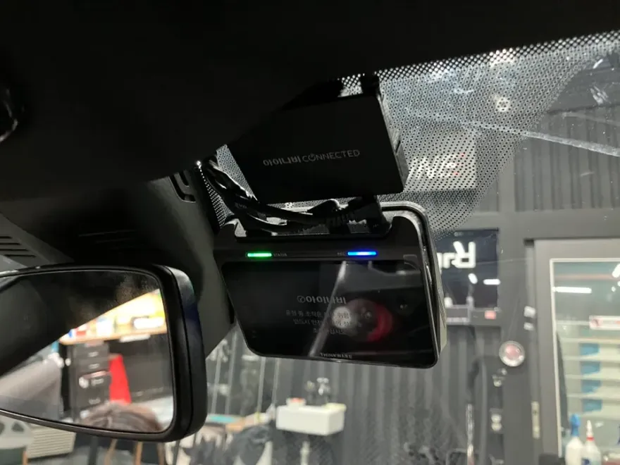 BMW 2 Seriesのドラレコ取付事例|費用目安・仕上がり 施工写真 2-1