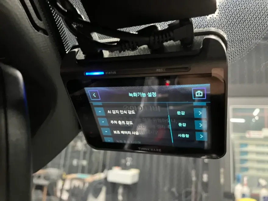 BMW 2 Seriesのドラレコ取付事例|費用目安・仕上がり 施工写真 3-2