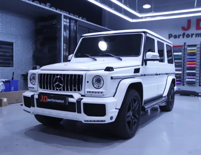 Mercedes-Benz G63 AMGのカーラッピング事例｜サテンホワイト 施工写真 3-2