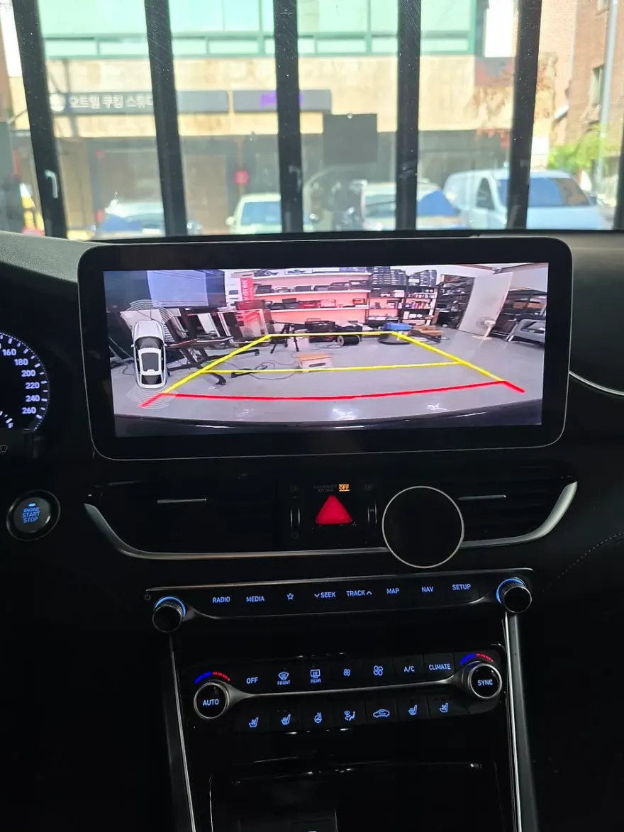 Hyundai Grandeur IGのAndroid Auto・CarPlay取付事例 施工写真 3-2