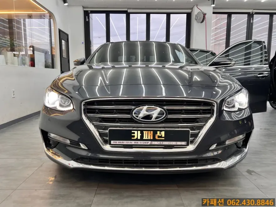 Hyundai Grandeur IGのドライブレコーダー取付事例 施工写真 3-2