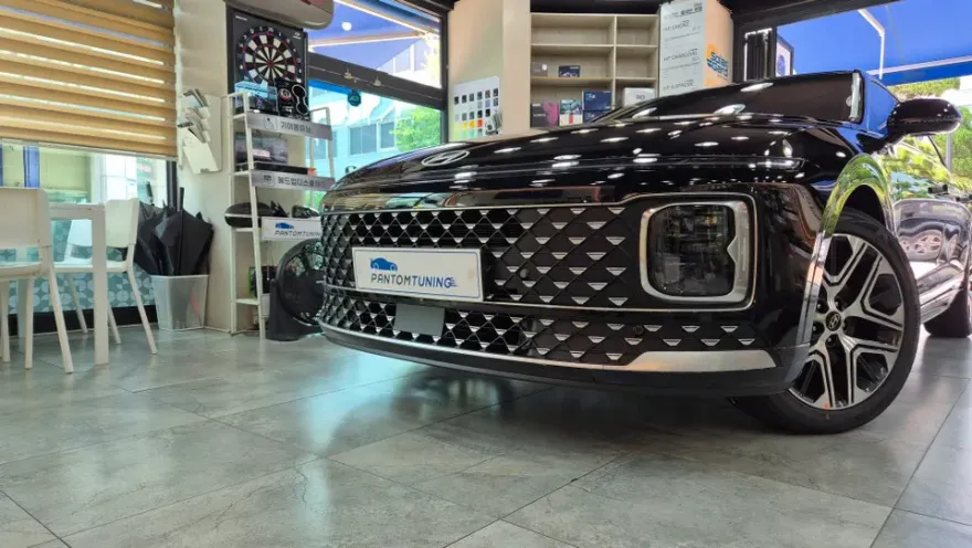 Hyundai Grandeur GN7のカーラッピング事例|費用目安・仕上がり 施工写真 3-1