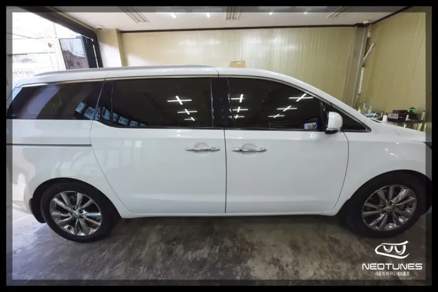 Kia Carnival YP body kit - Kia Carnival YP Body Kit Installation Review photo 3