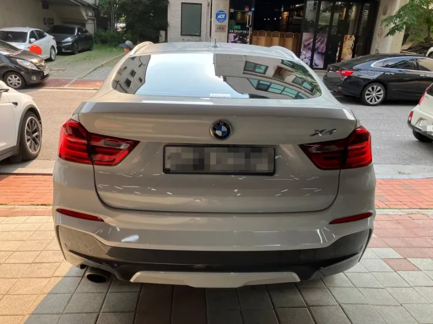 BMW X4のカーフィルム施工事例|費用目安・仕上がり 施工写真 1-2