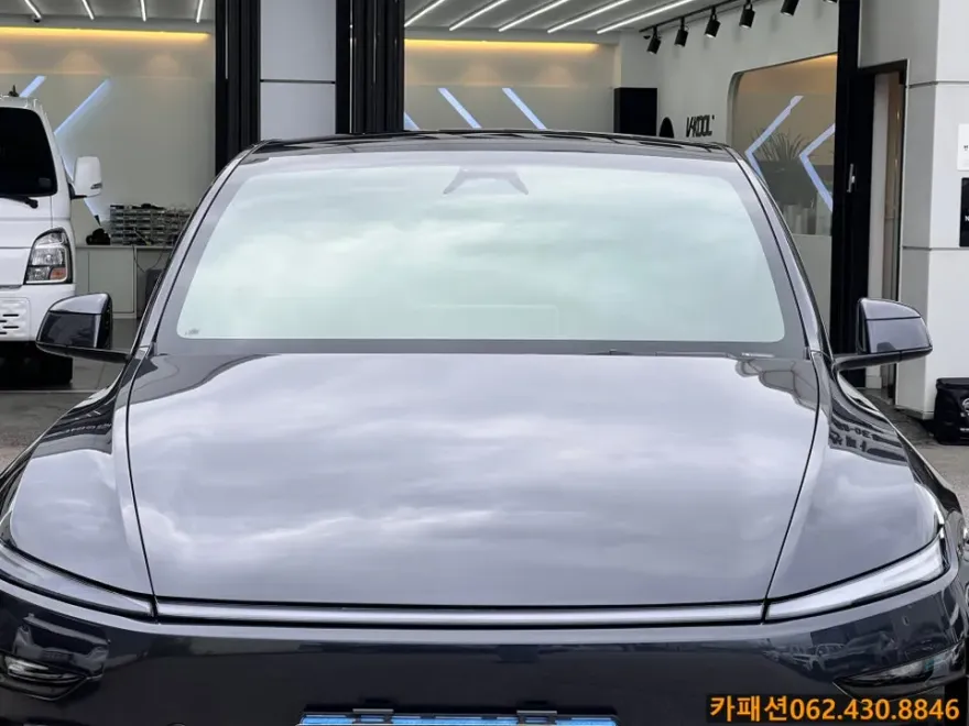 Tesla Model Yのカーフィルム施工事例｜費用目安・仕上がり 施工写真 1-2