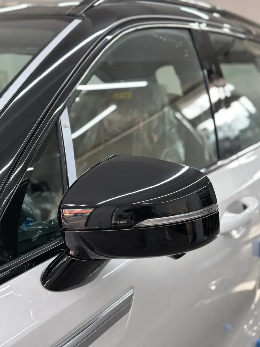 Kia Sorentoのカーラッピング事例|費用目安・仕上がり 施工写真 1-2