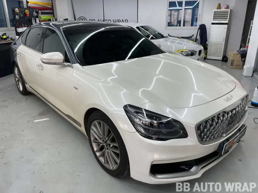 Kia K900のカーラッピング事例|費用目安・仕上がり 施工写真 1-1