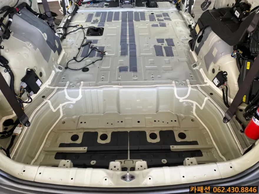 Kia Carnival KA4 ambient lighting - Kia Carnival KA4 Ambient Lighting Review photo 3