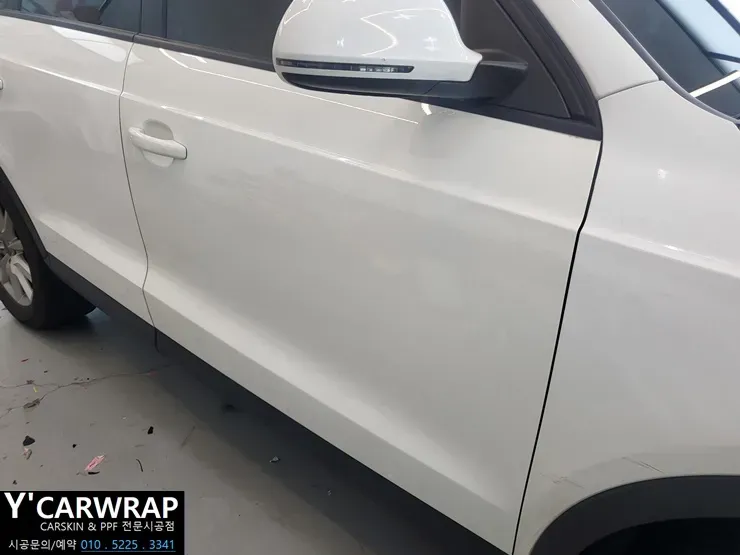 Audi Q3のカーラッピング事例|中古車が新車のように 施工写真 2-1