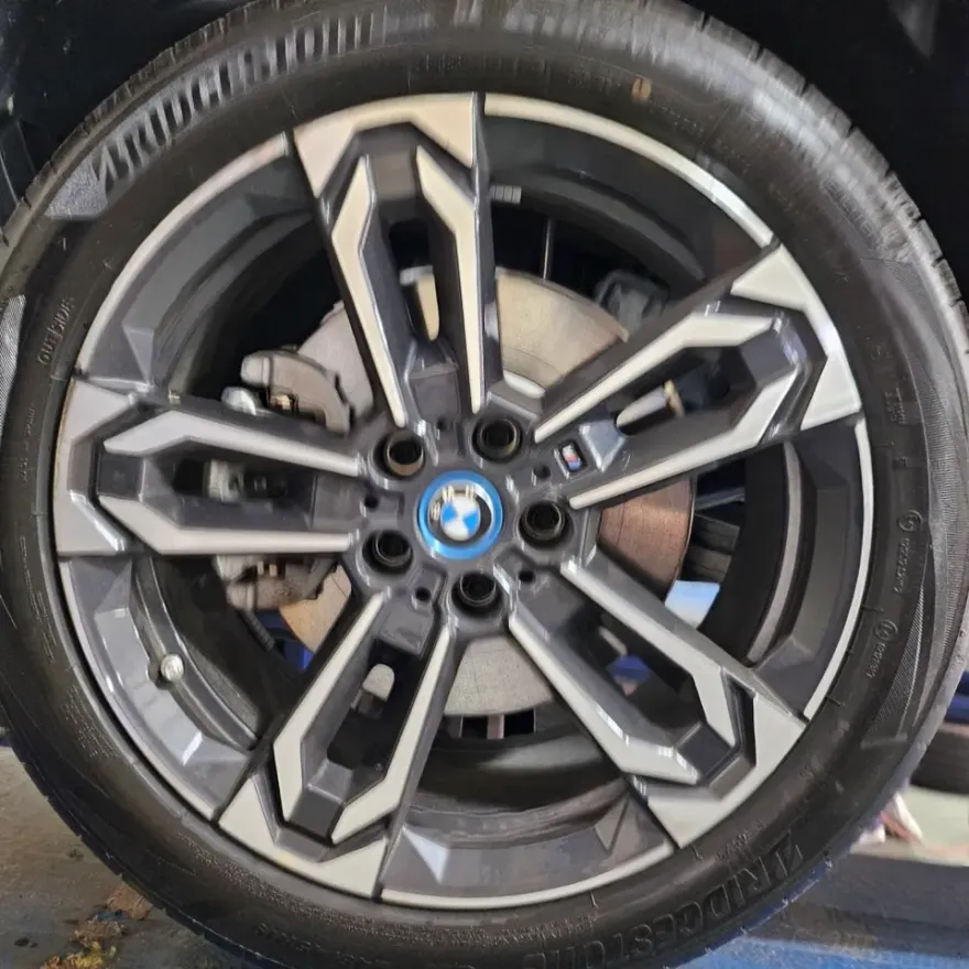 BMW iX1のホイールリペア・塗装事例 施工写真 3-1