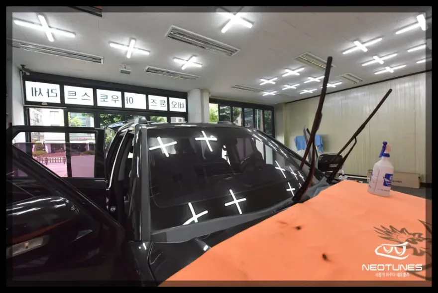 Kia Mohaveのカーフィルム施工事例|断熱・プライバシー効果 施工写真 1-3