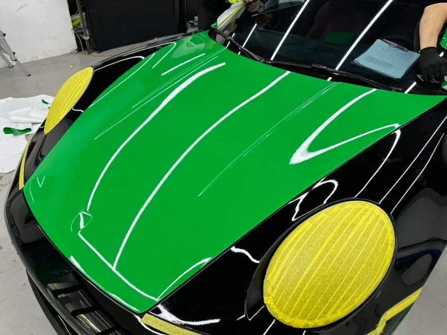 ポルシェ 911カレラ ラッピング事例|AXシグナルグリーン 施工写真 3-2