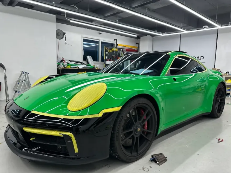 ポルシェ 911カレラ ラッピング事例|AXシグナルグリーン 施工写真 2-3
