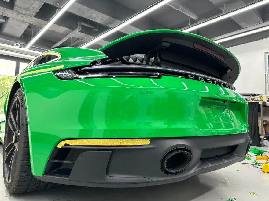 ポルシェ 911カレラ ラッピング事例|AXシグナルグリーン 施工写真 3-3