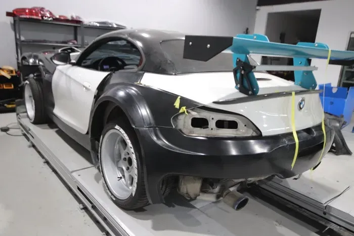 BMW Z4 body kit - BMW Z4 Body Kit Installation Review photo 3