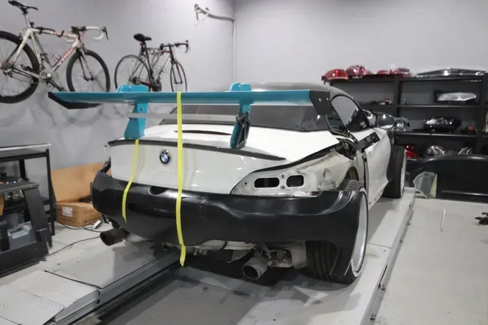 BMW Z4 body kit - BMW Z4 Body Kit Installation Review photo 4