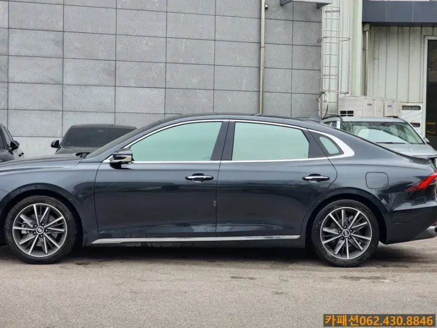 Hyundai Grandeur IGのカーフィルム施工事例|費用目安・仕上がり 施工写真 1-3