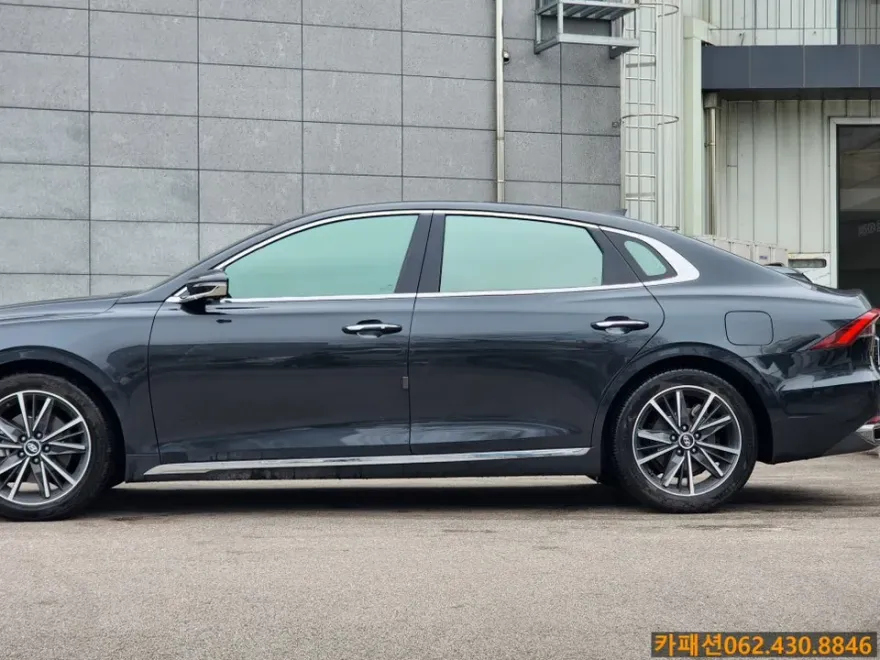 Hyundai Grandeur IGのカーフィルム施工事例|費用目安・仕上がり 施工写真 2-3