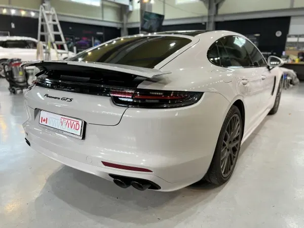 ポルシェ パナメーラ GTSのカーラッピング事例|費用目安・仕上がり 施工写真 2-2