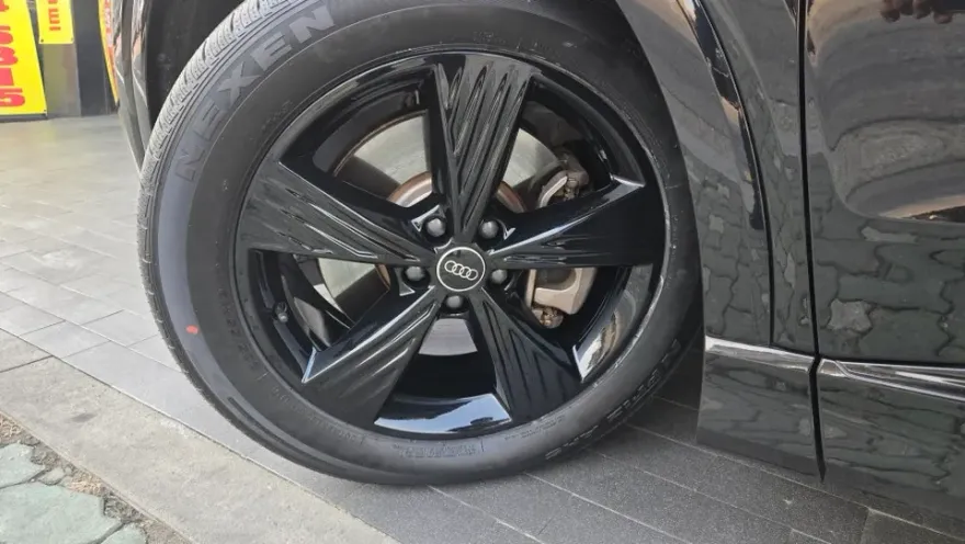 Audi Q4 e-tronのホイールリペア・塗装事例 施工写真 4-1