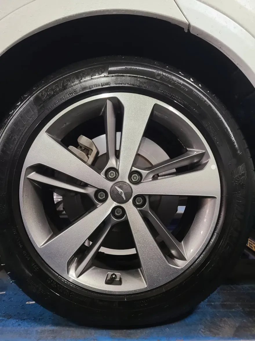 Genesis GV80 PPF施工事例｜費用目安と仕上がり 施工写真 1-2