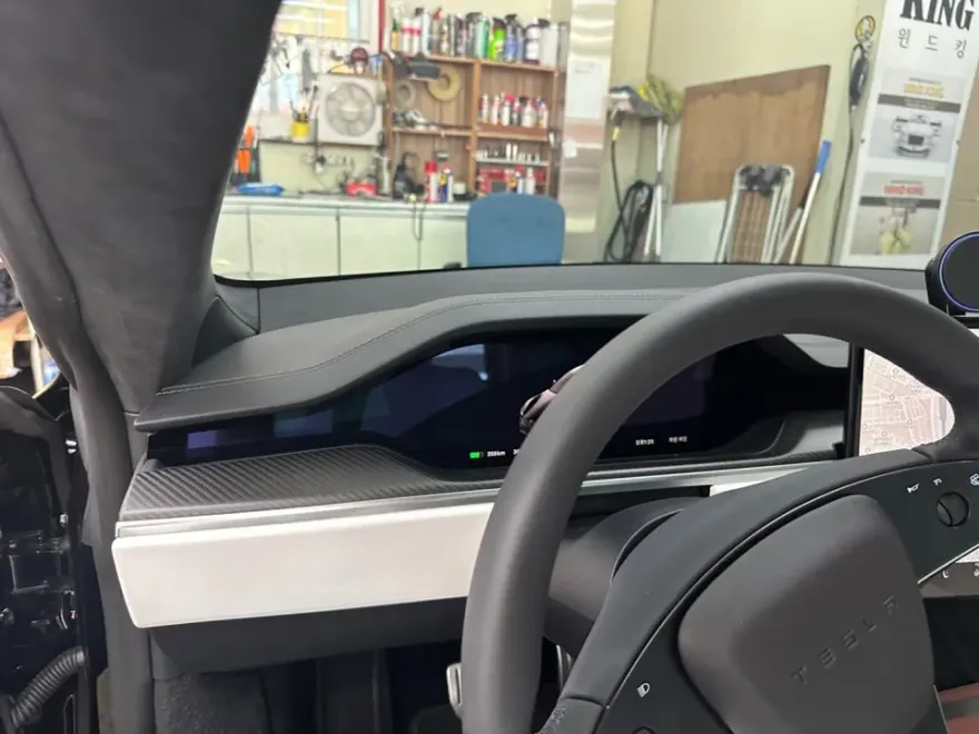 Tesla Model Sのカーオーディオ施工事例 施工写真 3-1