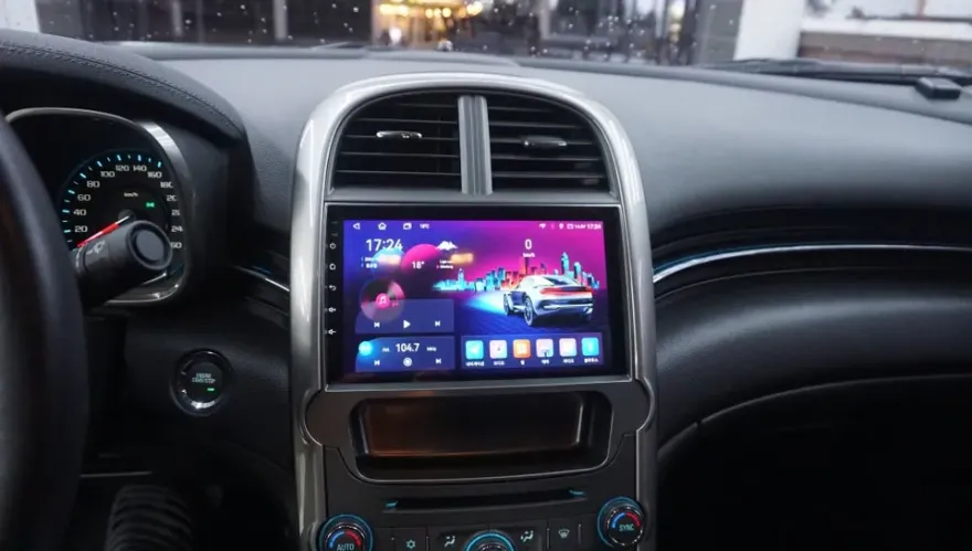 Chevrolet MalibuのAndroid Auto・CarPlay取付事例 施工写真 4-1