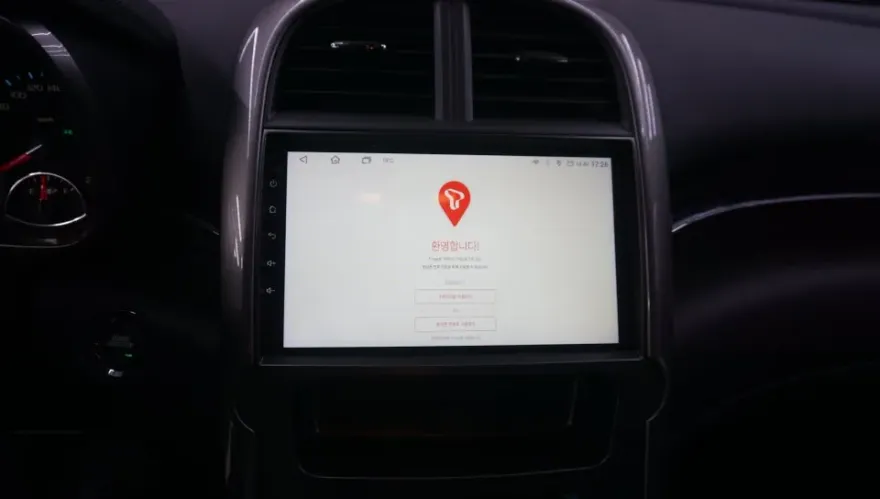 Chevrolet MalibuのAndroid Auto・CarPlay取付事例 施工写真 3-2