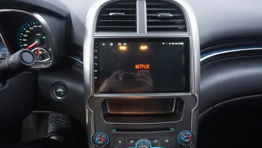 Chevrolet MalibuのAndroid Auto・CarPlay取付事例 施工写真 4-2