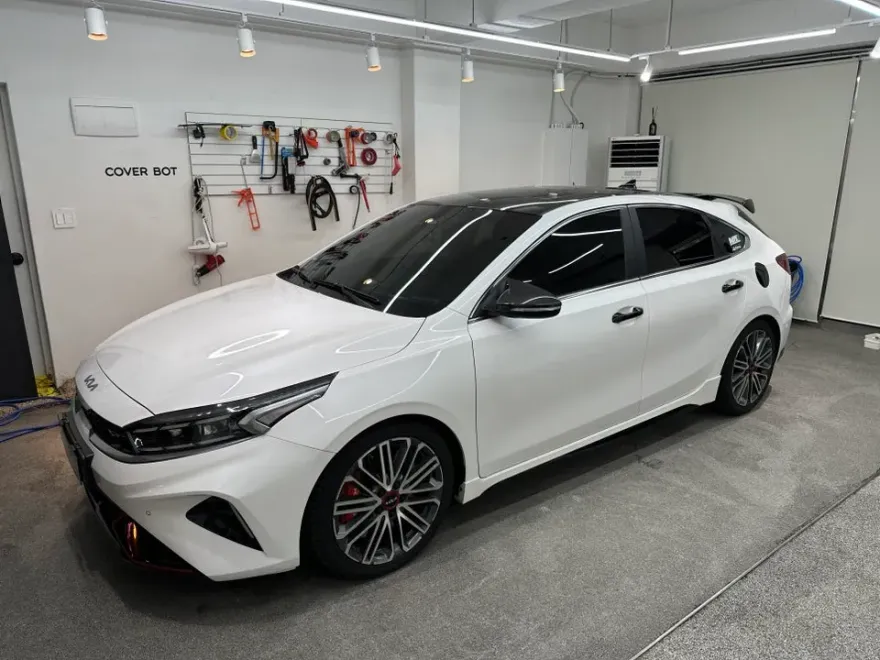 Kia K3 GTのカーラッピング事例|クローム除去で高級感アップ 施工写真 2-1