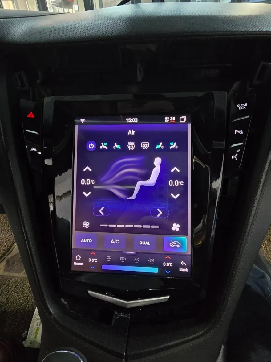Cadillac CTSのAndroid Auto・CarPlay取付事例 施工写真 4-1