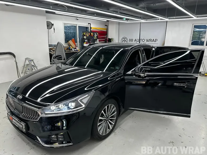 Kia K7 YGのカーラッピング事例｜費用目安・仕上がり 施工写真 2-1