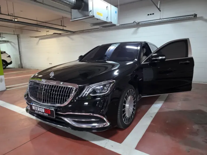 Mercedes-Benz S-Class W222 ambient lighting installation result