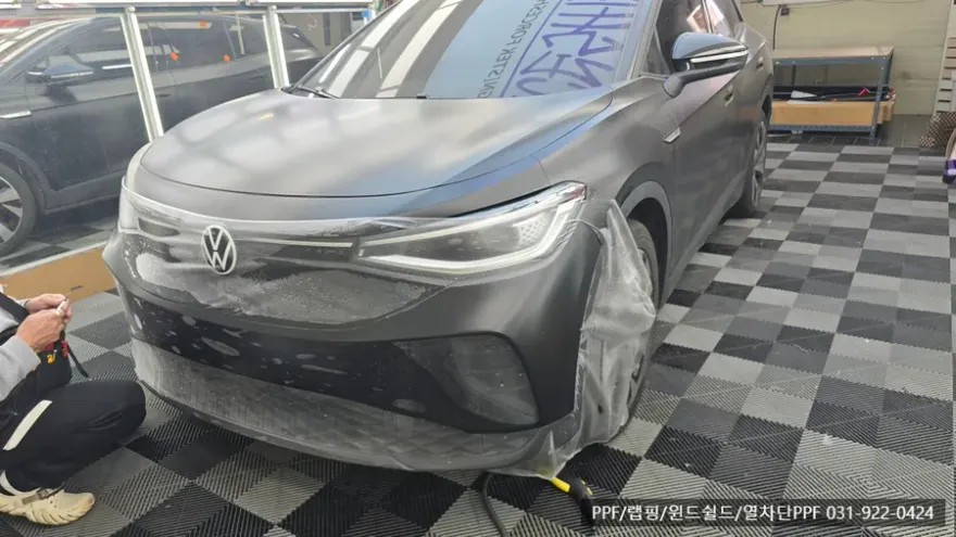 Volkswagen ID.4のPPF施工事例|費用目安と仕上がり 施工写真 1-3