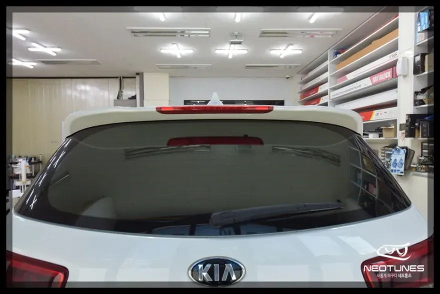 Kia Sorento UMのカーフィルム施工事例|断熱・プライバシー効果 施工写真 1-3