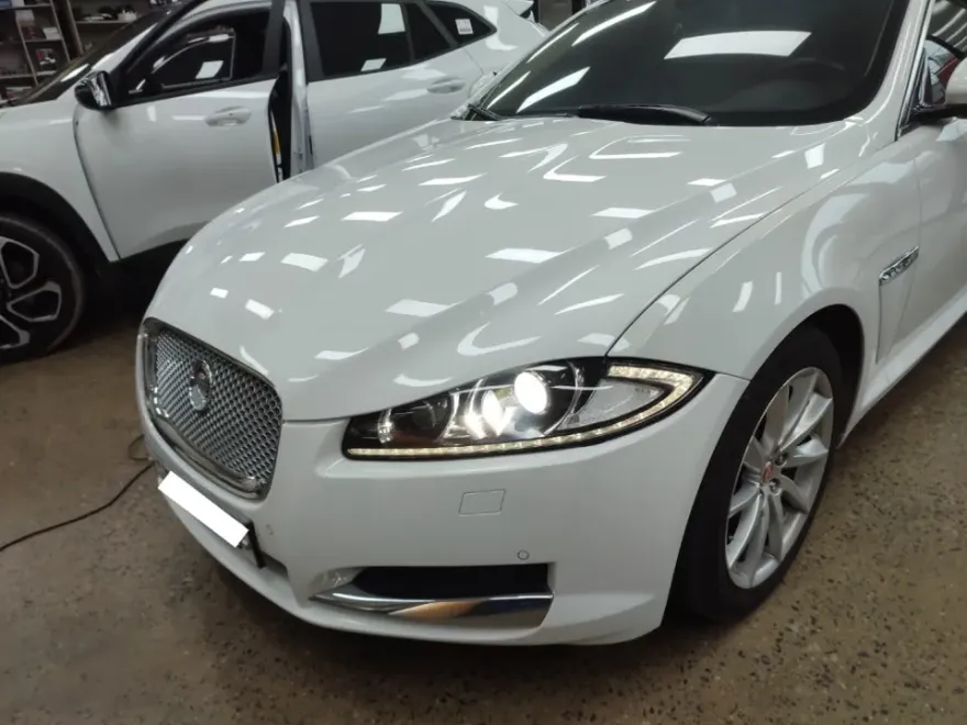 Jaguar XF surround view camera installation result