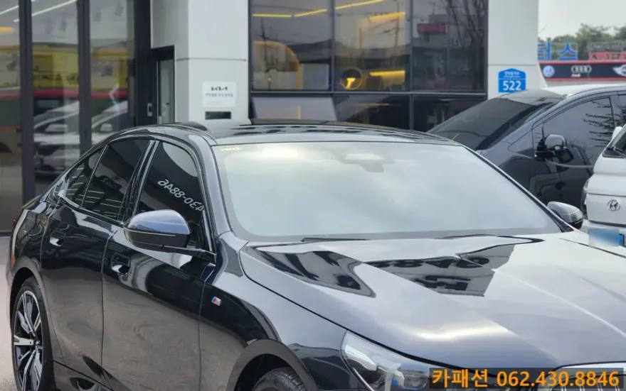 BMW 530iのカーフィルム施工事例|費用目安・仕上がり 施工写真 3-2