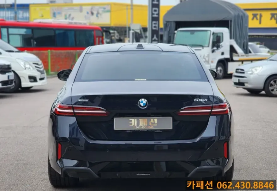 BMW 530iのカーフィルム施工事例|費用目安・仕上がり 施工写真 2-3