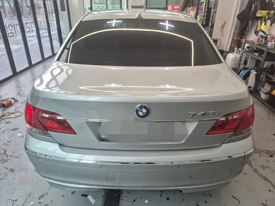 BMW 7 Seriesのカーラッピング事例|費用目安・仕上がり 施工写真 3-1
