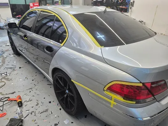 BMW 7 Seriesのカーラッピング事例|費用目安・仕上がり 施工写真 3-3
