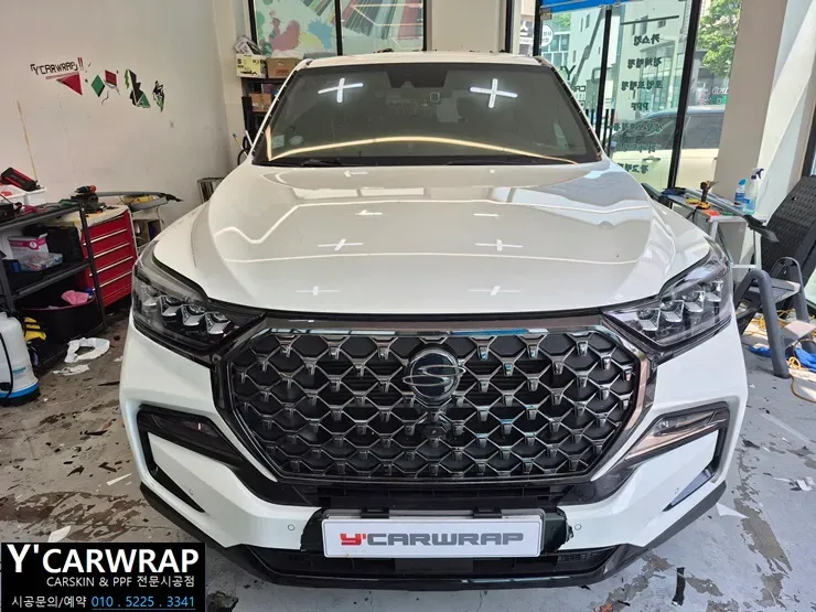 SsangYong G4 Rextonのカーラッピング事例|費用目安・仕上がり 施工写真 3-2